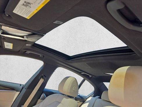 Used 2018 BMW 530i RWD image 16