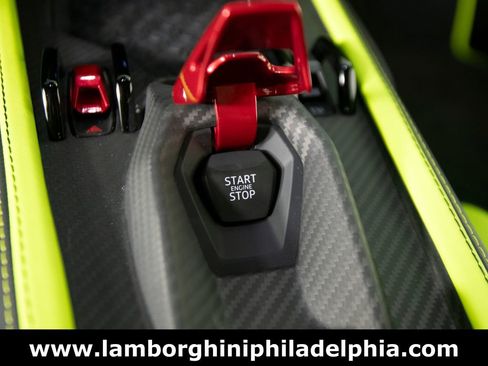 Used 2025 Lamborghini Revuelto AWD/4WD image 31