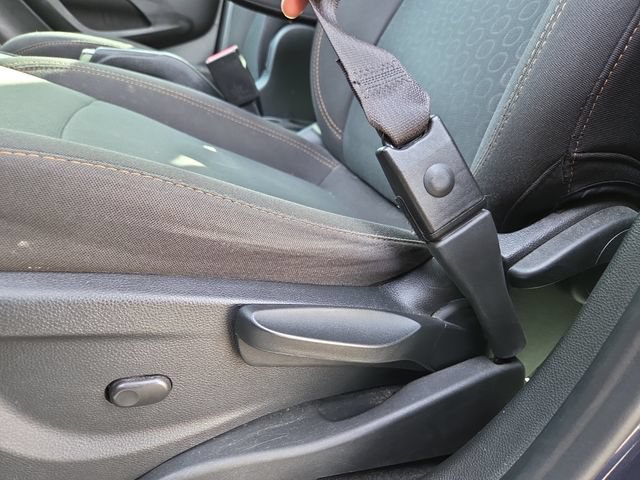 Used 2018 Chevrolet Trax LS AWD/4WD image 26