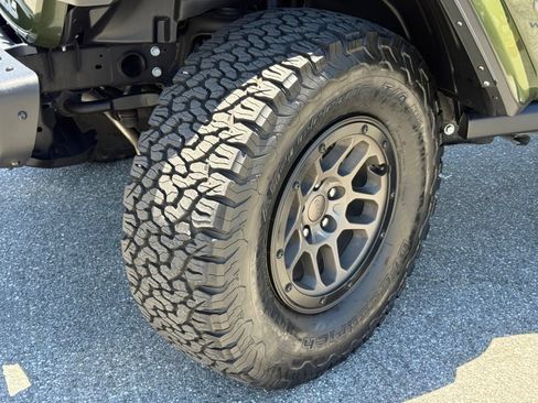 Used 2023 Jeep Wrangler Unlimited Rubicon 392 w/ Xtreme Recon 35" Tire Package AWD/4WD image 19
