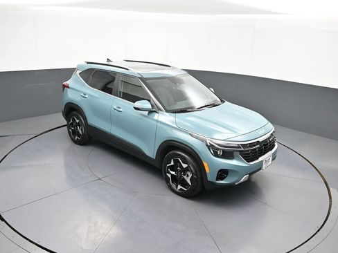Used 2025 Kia Seltos EX w/ EX Sunroof Package AWD/4WD image 37