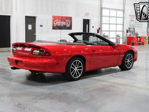 Used 2002 Chevrolet Camaro Z28 w/ SS Performance/Appearance Pkg image 4
