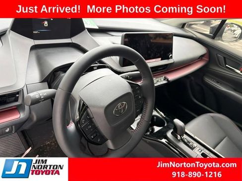 Used 2026 Toyota Prius Plug-In Hybrid FWD image 11