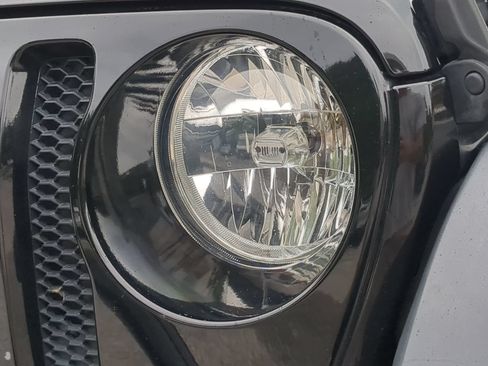 Used 2018 Jeep Wrangler Unlimited Sport S AWD/4WD image 44