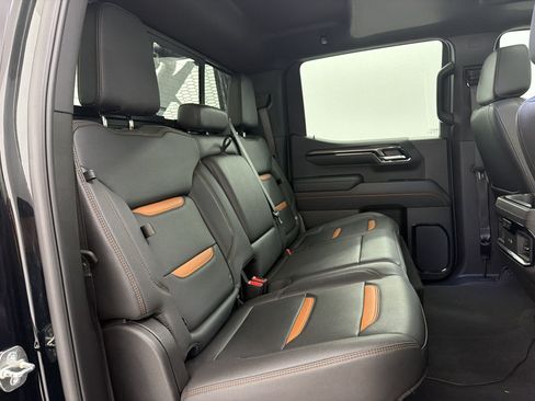 Used 2024 GMC Sierra 1500 AT4 w/ Technology Package AWD/4WD image 32