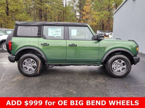 New 2025 Ford Bronco 4-Door image 2