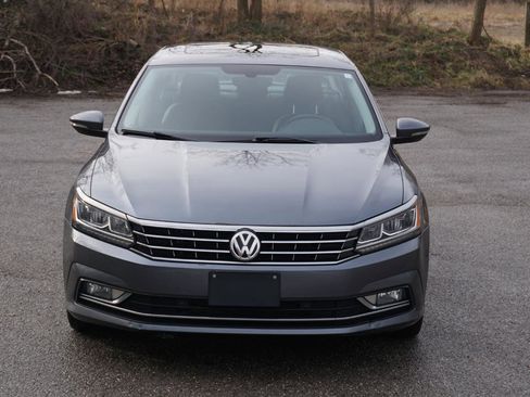 Used 2017 Volkswagen Passat 1.8T SE FWD image 8