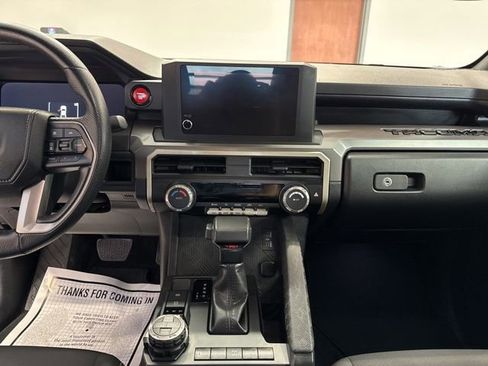 Used 2024 Toyota Tacoma TRD Off-Road image 29