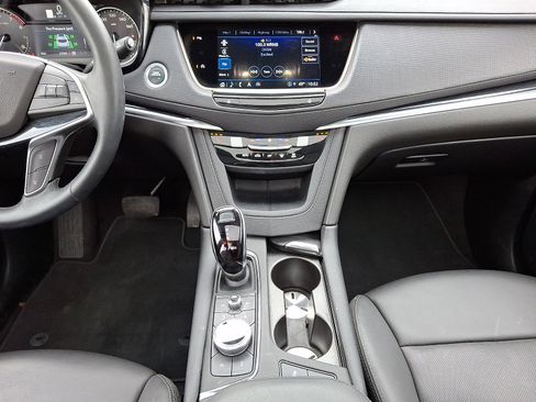 Certified 2025 Cadillac XT5 Premium Luxury image 19