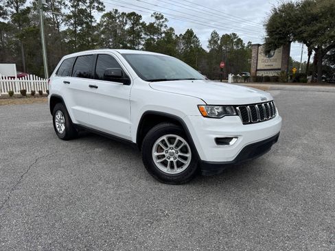 Used 2019 Jeep Grand Cherokee Laredo RWD image 8