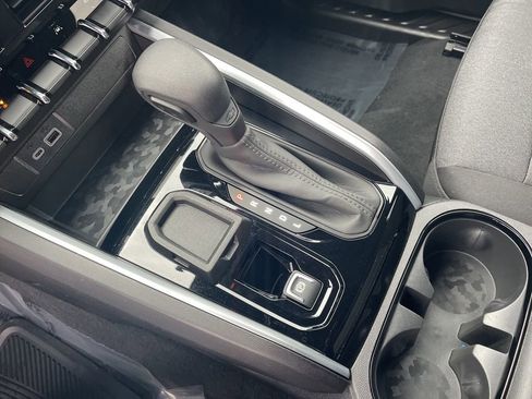 Used 2024 Chevrolet Colorado W/T w/ WT Convenience Package II image 20