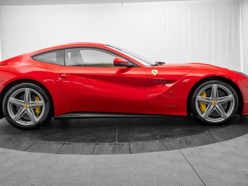 Used 2016 Ferrari F12 Berlinetta RWD image 8