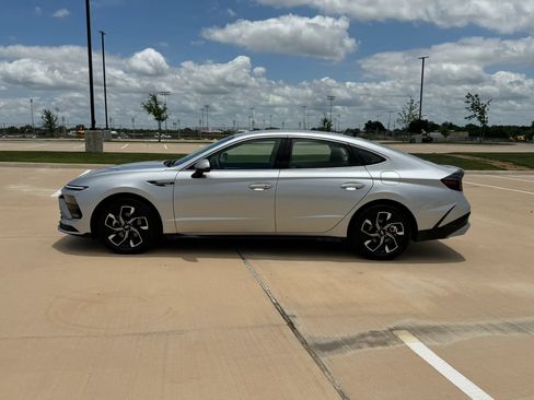 Used 2025 Hyundai Sonata SEL FWD image 8
