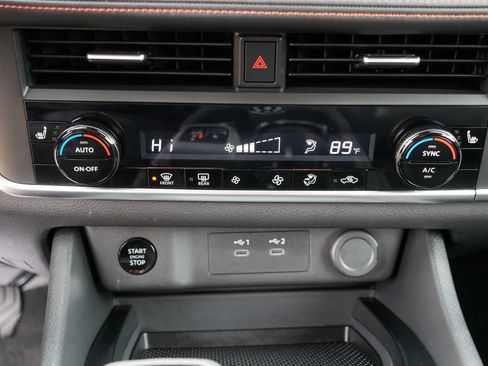 Certified 2025 Nissan Rogue SV image 23