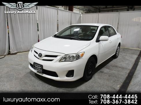 Used 2012 Toyota Corolla LE FWD image 1