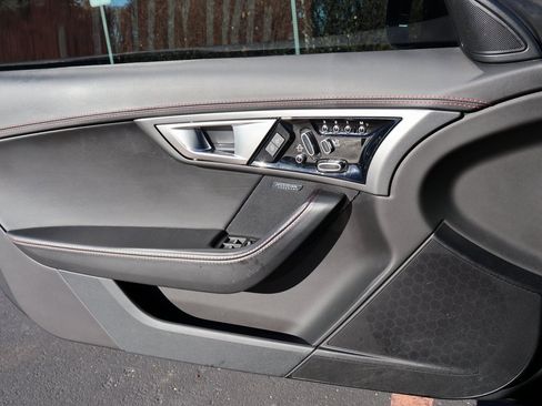 Used 2017 Jaguar F-TYPE R image 34