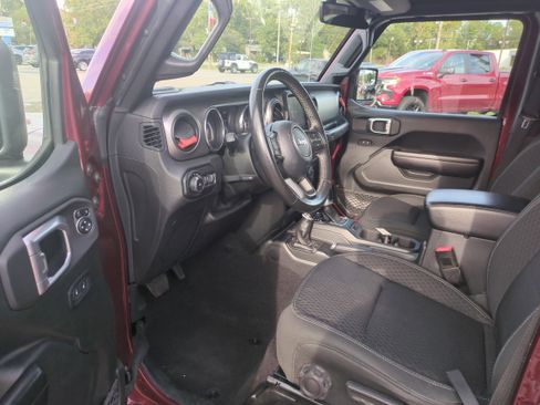Used 2021 Jeep Wrangler Unlimited Sport image 8