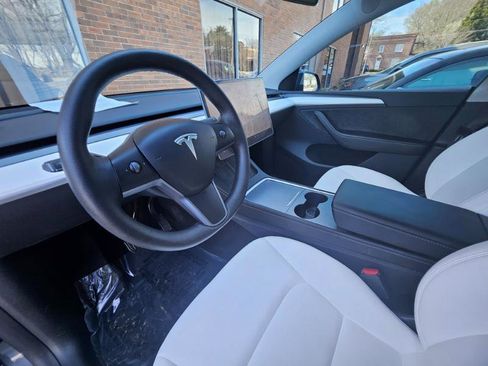 Used 2023 Tesla Model Y Long Range image 38