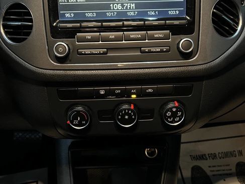 Used 2014 Volkswagen Tiguan S image 33