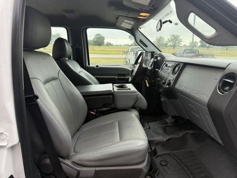 Used 2012 Ford F550 2WD Crew Cab Super Duty w/ Payload Upgrade Pkg image 8