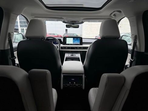 New 2026 Lincoln Aviator AWD w/ Jet Appearance Package image 25