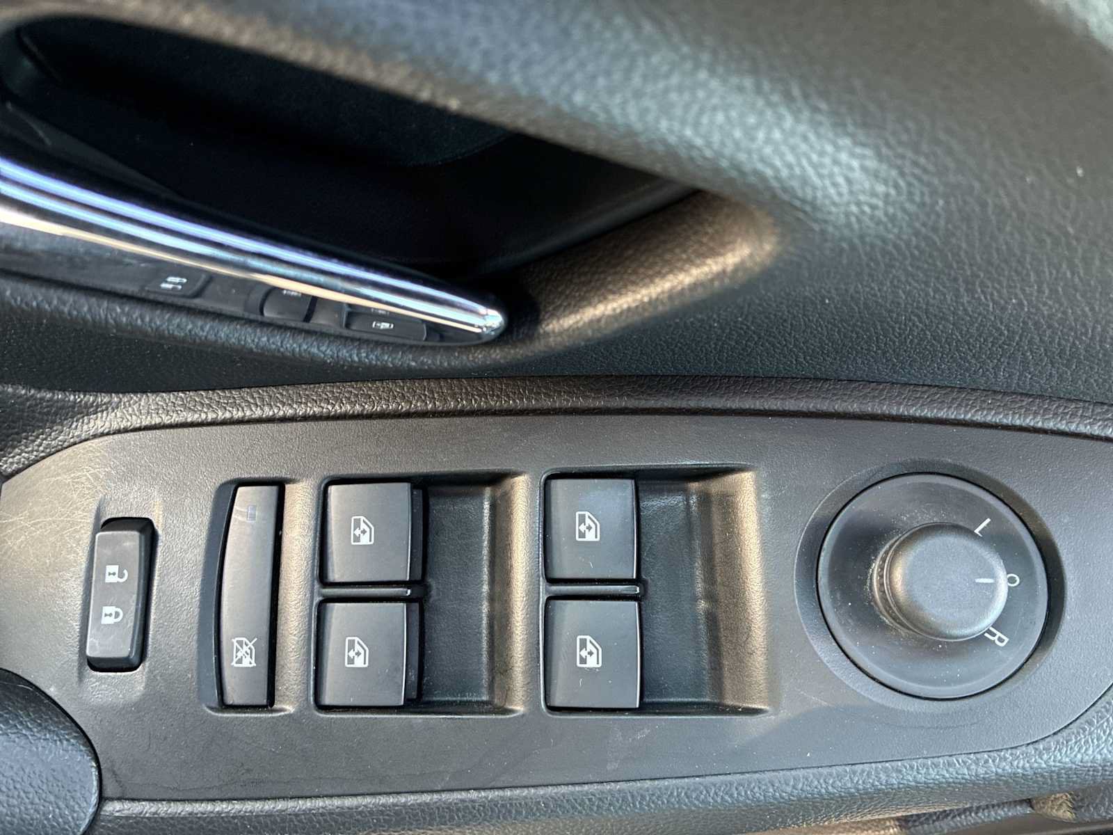 Used 2018 Chevrolet Trax LS AWD/4WD image 15