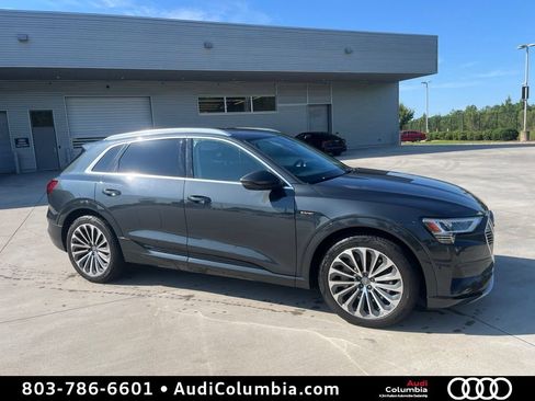 Used 2019 Audi e-tron Prestige w/ Prestige Package AWD/4WD image 1