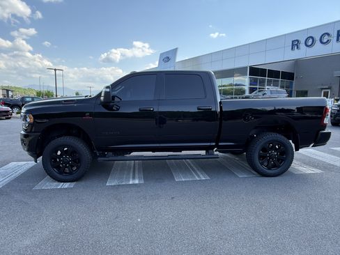 Used 2024 RAM 2500 Big Horn w/ Night Edition AWD/4WD image 8