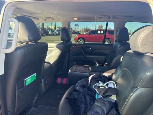 Used 2019 INFINITI QX80 Luxe w/ All-Season Package image 12