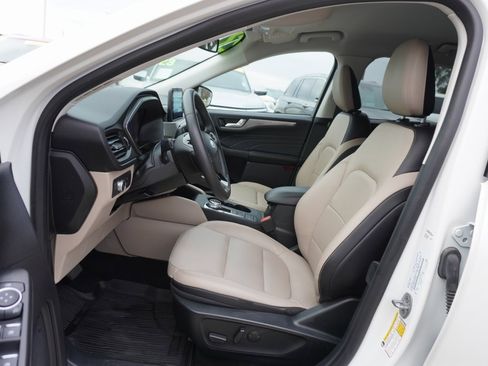 Certified 2022 Ford Escape Titanium image 7