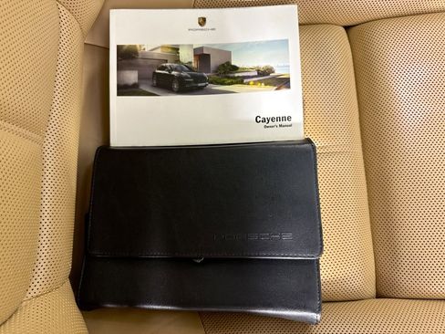 Used 2016 Porsche Cayenne S image 42