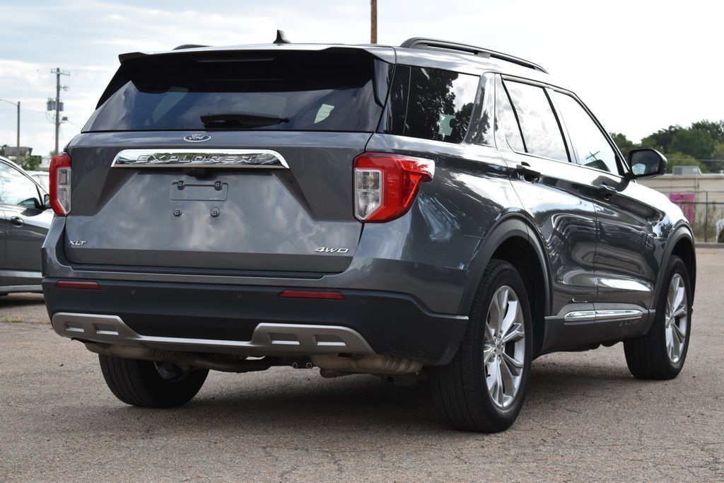 Used 2024 Ford Explorer XLT w/ Equipment Group 202A AWD/4WD image 5