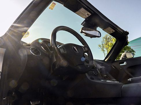 Used 2009 Pontiac Solstice GXP w/ Premium Package RWD image 34