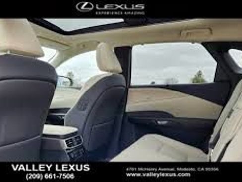 Used 2024 Lexus RX 450h AWD w/ Convenience Package image 11