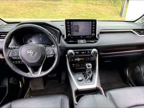 Used 2020 Toyota RAV4 Limited AWD/4WD image 14