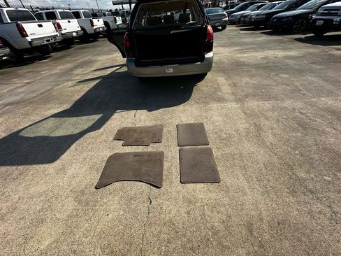 Used 2001 Subaru Outback Wagon image 31