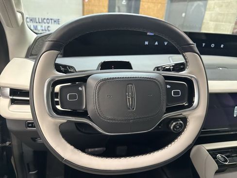 New 2026 Lincoln Navigator L Reserve image 11