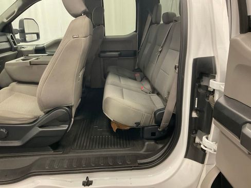 Used 2019 Ford F250 XLT w/ Camper Package AWD/4WD image 22
