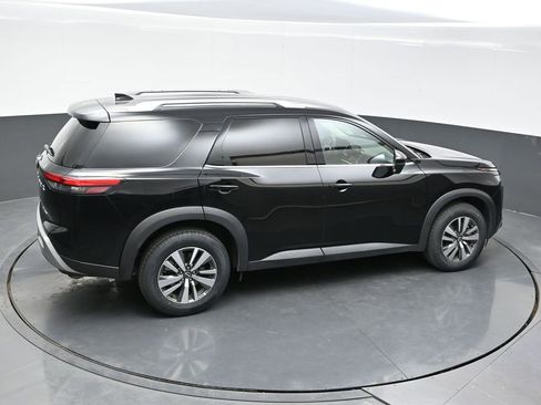 Used 2025 Nissan Pathfinder SL image 41