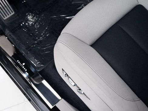Used 2026 Rolls-Royce Cullinan AWD/4WD image 13