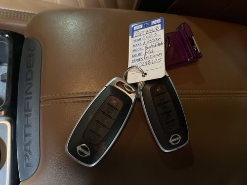 Used 2023 Nissan Pathfinder Platinum w/ Cargo Package image 29