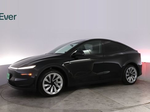 Used 2026 Tesla Model Y 2WD image 18