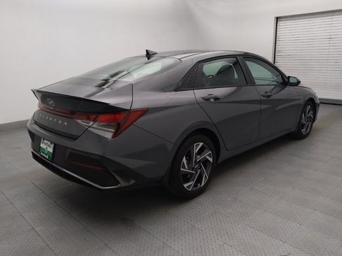 Used 2025 Hyundai Elantra Sport FWD image 10