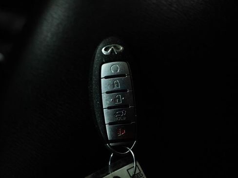 Used 2024 INFINITI QX80 Luxe image 23