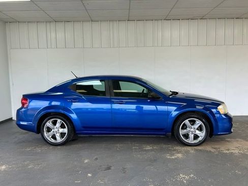 Used 2014 Dodge Avenger SE FWD image 2