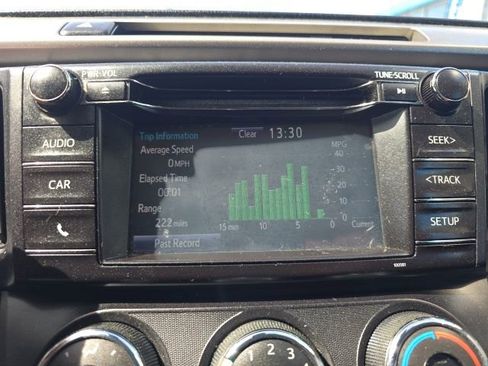 Used 2018 Toyota RAV4 LE image 17