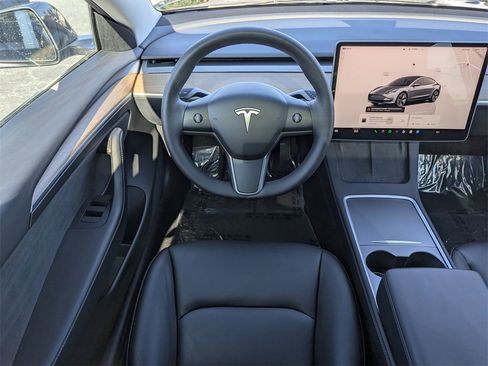 Used 2023 Tesla Model 3 Standard Range image 7