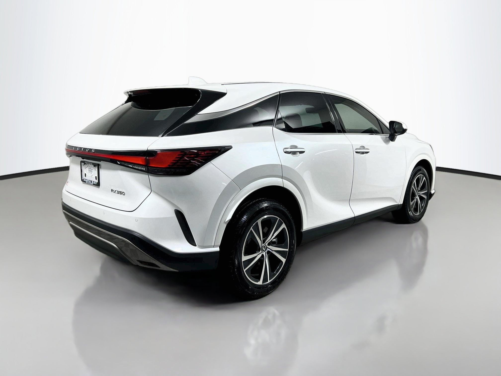 Used 2024 Lexus RX 350 FWD w/ Technology Package image 4