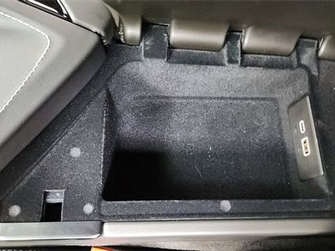 Used 2024 Chevrolet Corvette Stingray w/ Z51 Performance Package image 42