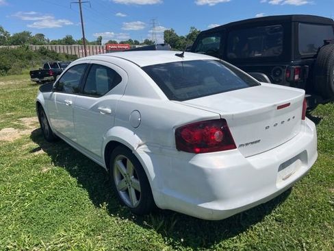 Used 2012 Dodge Avenger SXT FWD image 4
